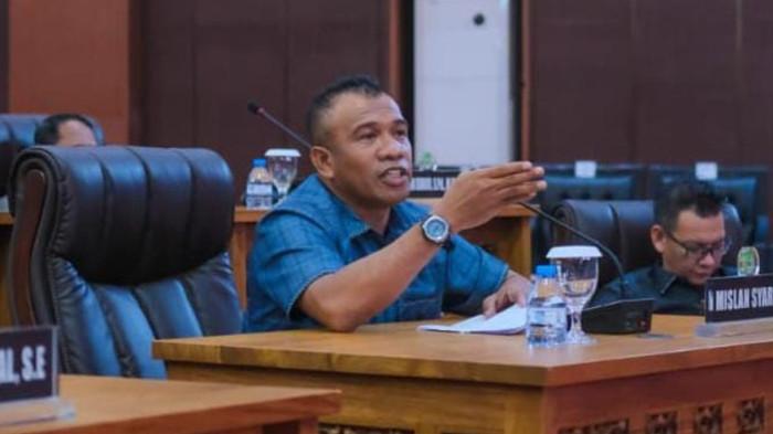 STATEMENT: Anggota DPRD Maluku Utara daerah pemilihan (Dapil) Kepulauan Sula - Pulau Taliabu Mislan Syarif melontarkan kritik tajam terhadap Pemprov Maluku Utara pada sidang paripurna R-APBD Induk 2026, Selasa (14/10/2025)