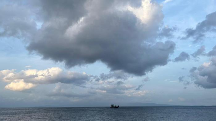 prakiraan cuaca kota ternate kamis 23 oktober 2025