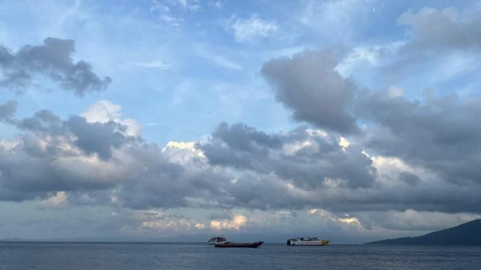prakiraan cuaca kota ternate rabu 15 oktober 2025