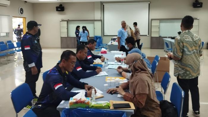 TES URINE - Seluruh Personel BNN RI jalani tes urine sesuai arahan dari Kepala BNN Komjen Suyudi Ario Seto beberapa waktu lalu. (WARTA KOTA/MIFTAHUL MUNIR)