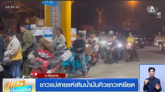 ANTREAN SPBU THAILAND - Tangkap Layar CH7HD News Thailand yang memerlihatkan antrean warga Thailand di sejumlah SPBU pada Selasa malam (3/3/2026). Kementerian Energi Thailand menyatakan pada hari Minggu (1/3/2026) negara mereka hanya memiliki cadangan minyak untuk dua bulan. (CH7HD NEWS)