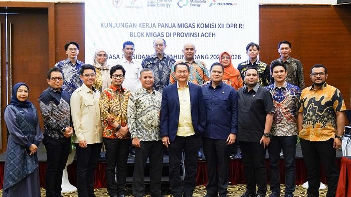 Anggota Komisi XII DPR RI, Irsan Sosiawan melakukan foto bersama saat menghadiri Kunjungan Kerja Panja Migas Komisi XII DPR RI ke Blok Migas dan BPMA Aceh, Kamis (11/9/2025) lalu.
