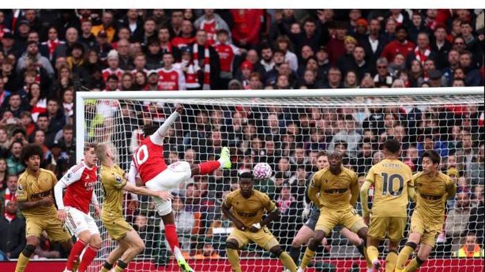 Hasil Lengkap Liga Inggris: Arsenal Nyaman di Puncak, Aston Villa Bungkam Man City, Tottenham Menang