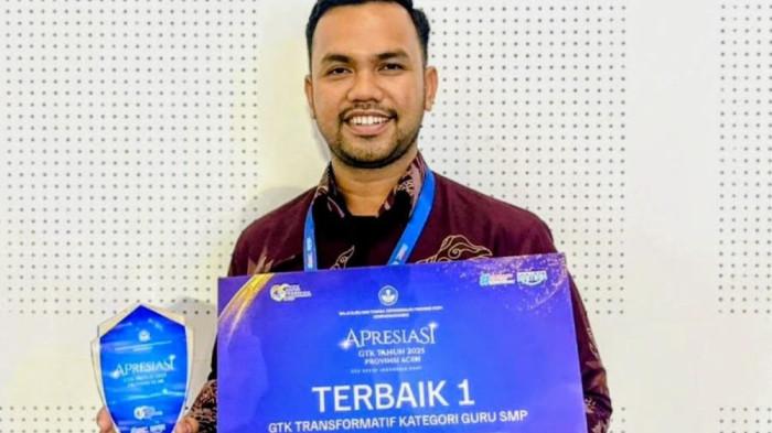 Azwar Anas, Raih Penghargaan Guru Transformatif Terbaik I Ajang Apresiasi GTK Aceh 2025