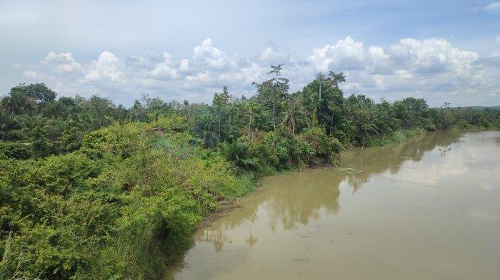 Bantaran Sungai Arakundo Makin Terkikis Akibat Erosi, Pihak Gampong Minta Pemkab Turun Tangan