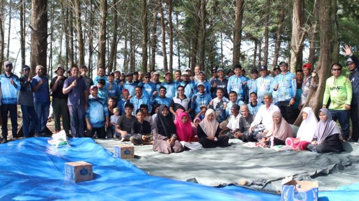 Jambore Pemancing Aceh 2025 Meriah, Penuh Kehangatan, dan Berdampak Sosial - Bersama-Anak-Yatim-dan-Fakir-Miskin.jpg