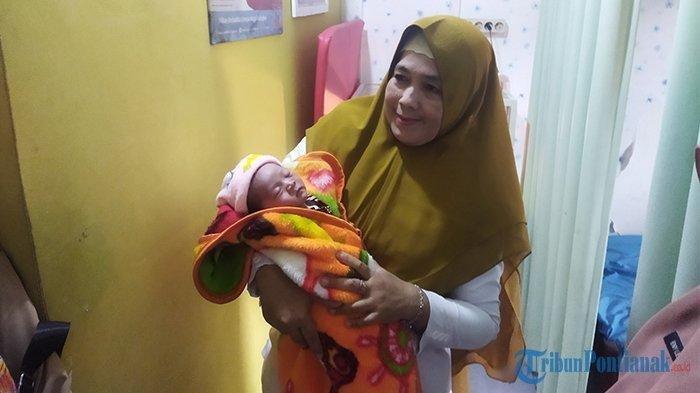 Mahasiswi Pura-pura Temukan Bayi di Bawah Pohon Pisang, Ternyata Dia Ibu Kandung dari Sang Bayi