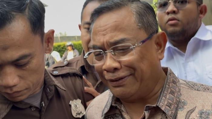 DIPERIKSA KPK - Bupati Pati Sudewo bungkam usai diperiksa Komisi Pemberantasan Korupsi (KPK) pada Senin (22/9/2025). (KOMPAS.com/HARYANTI PUSPA SARI)