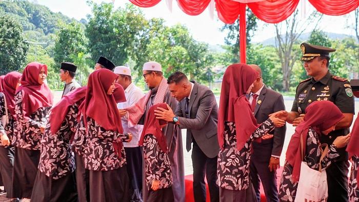 Lepas Peserta MTQ ke Pidie Jaya, Bupati Abdya Janjikan Hadiah Umrah