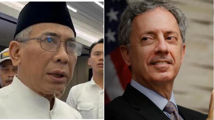 DIDESAK MUNDUR - Ketua Umum PBNU KH Yahya Cholil Staquf (kiri)