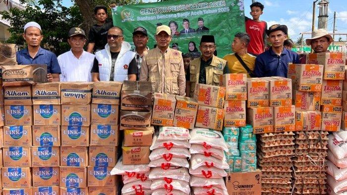 Anggota DPD RI asal Aceh, H. Sudirman Haji Uma, S.Sos turun langsung ke sejumlah lokasi banjir di Kabupaten Aceh Timur untuk menyalurkan bantuan masa panik bagi warga terdampak banjir bandang yang menerjang wilayah tersebut dalam beberapa hari terakhir. Kunjungan tersebut turut didampingi oleh Wakil Bupati Aceh Timur T. Zainal Abidin, S.Pd.I., M.H, serta anggota DPRK Aceh Timur Geuchik Li. Kamis (4/12/2025).