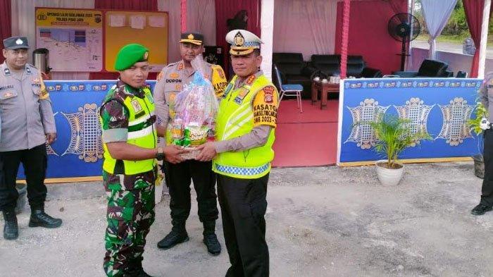 Dirlantas Polda Aceh Sambangi Pos Pam Operasi Lilin di Pijay, Pantau Kesiapan Sarana dan Prasarana