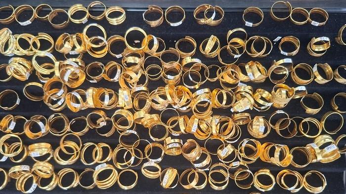 Terjun Bebas, Harga Emas di Aceh Jaya Anjlok hingga 700 Ribu per Mayam