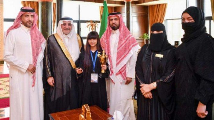 Gubernur Tabuk Beri Penghargaan ke Murid SD, Juara Dua Kompetisi Aritmatika Mental Internasional