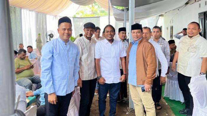 Anggota Komisi V DPR RI dari Fraksi Partai Kebangkitan Bangsa (F-PKB), H Ruslan Daud (HRD), menyerap berbagai aspirasi masyarakat di Kabupaten Aceh Utara, disela-sela acara silaturrahmi dan syukuran Safar Haji  Sekretaris Wilayah (Sekwil) DPW PKB Aceh, Tgk Mujlisal, di Desa Ujong Baroh, Kecamatan Tanah Luas, Kabupaten Aceh Utara, Minggu (3/5/2026). FOTO/FERIZAL HASAN