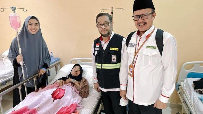 Ibunda Oki Setiana Dewi Jatuh Sakit Jelang Wujuf di Arafah, Alami Delirium Harus Dirawat di Madinah