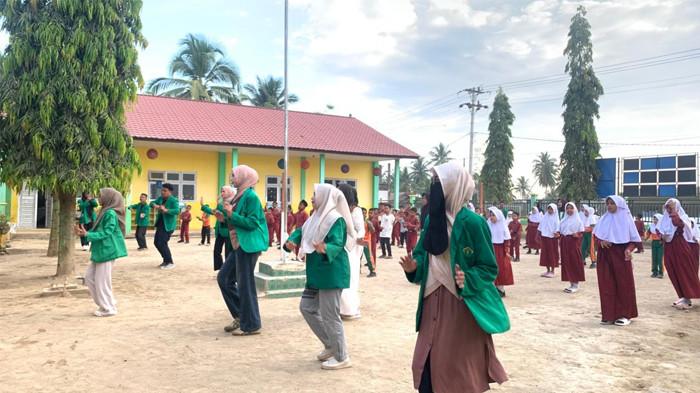 KKN-Relawan Unimal Gelar Senam dan Pendampingan di SDN 2 Sawang Aceh Utara 2