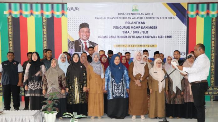Kacabdisdik Aceh Timur Lantik Pengurus MGMP dan MGBK Jenjang SMA dan SLB