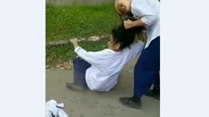 VIRAL Video Siswi SMP di Medan Jadi Korban Bullying, Temannya Hanya Nonton
