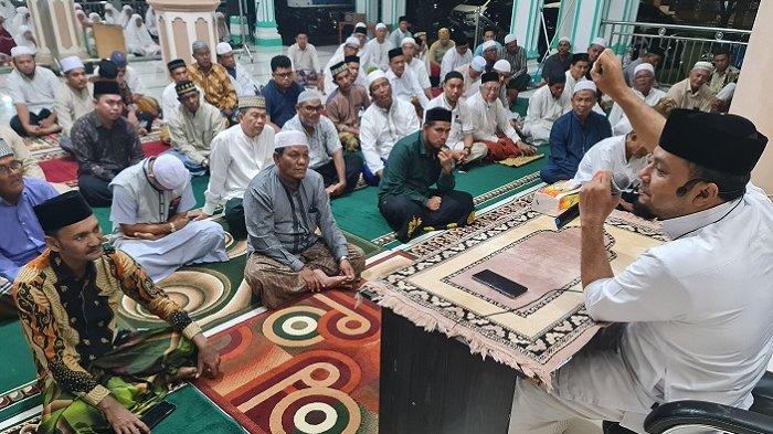 Ketua LPTQ Aceh Isi Tausiah Agama di Pidie, Shalat Berjamaah Simbol Kekuatan Muslim