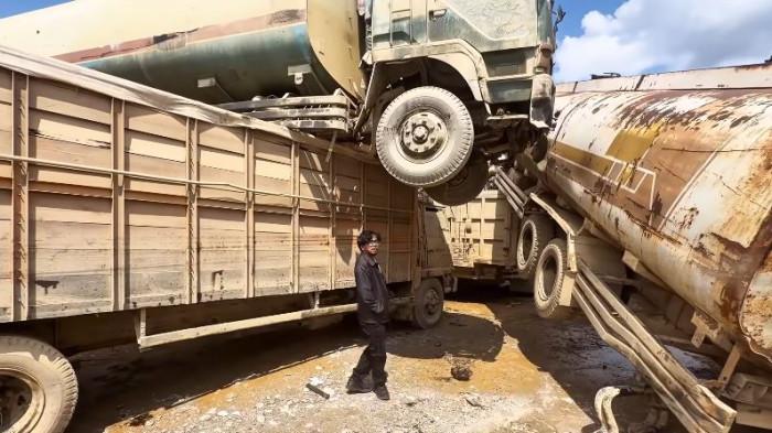 Konten Kreator Ferry Irwandi melihat langsung dampak bencana banjir di Aceh Tamiang.