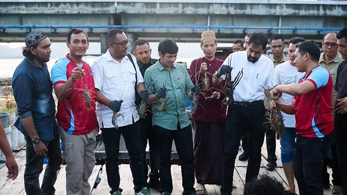 Mualem: Nelayan Harus Jadi Ujung Tombak Kebangkitan Ekonomi Aceh