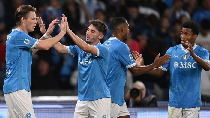 Hasil Lengkap Liga Italia: AC Milan Ditahan Pisa, Napoli Puncaki Klasemen Usai Bungkam Inter Milan