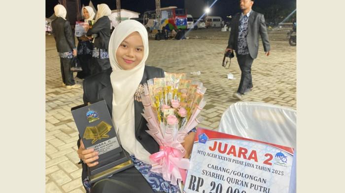 Siswi SMAN 1 Nurussalam Perwakilan Aceh Timur Juara MTQ Ke-37 Aceh di Pidie Jaya