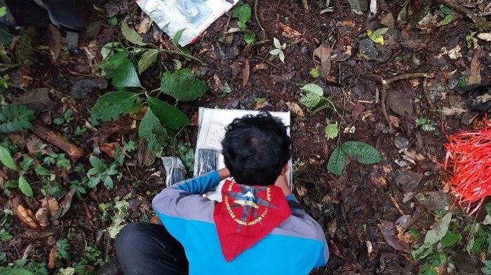 Orientasi peta membaca karakter medan pegunungan dalam ekspedisi pendakian gunung bertajuk Ekspedisi Gunung Lhee Sagoe - Mapala Jabal Everest UNIGHA 2025