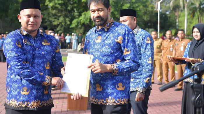 Lantik 1.184 PPPK Tahap II, Mualem Minta Aparatur Tulus Layani Masyarakat