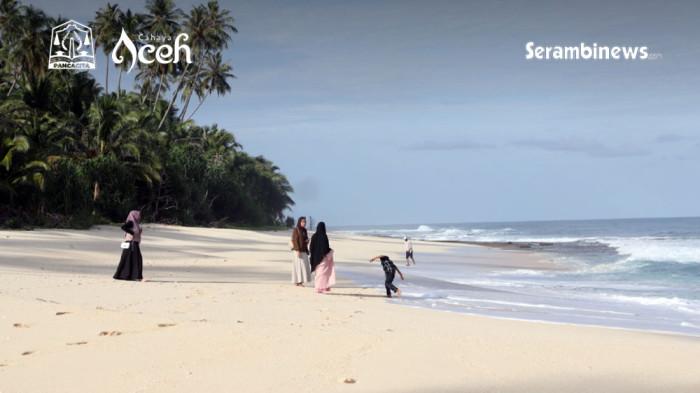 Menyapa Pantai Pasir Tinggi, Mutiara Biru dari Pulau Simeulue - Pantai-Pasir-Tinggi-Simeulue-04.jpg