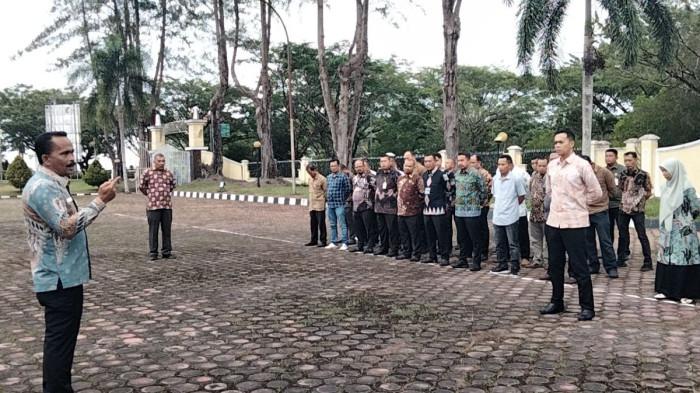 Tegas! ASN Nagan Raya Dilarang Nongkrong di Warkop Saat Jam Kerja, Sekda: Tak Disiplin Diberi Sanksi