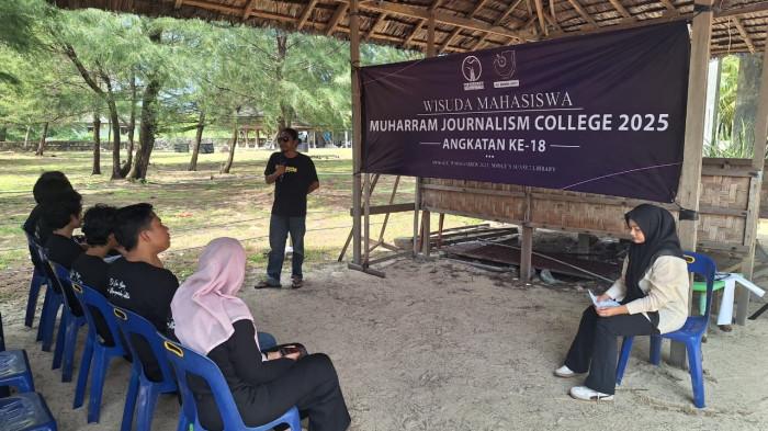 Sekolah Jurnalistik Muharram Journalism College Wisuda Angkatan Ke-18