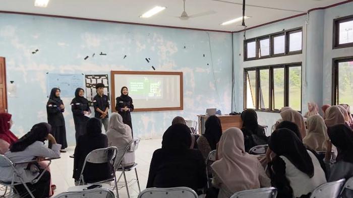 Mahasiswa Psikologi Unimal Beri Pembekalan Psikoedukasi di Prodi Metematika