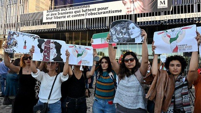 Tahun Ajaran Baru Sekolah Iran Dimulai, Demonstrasi Menyebar Cepat ke Kampus dan Sekolah