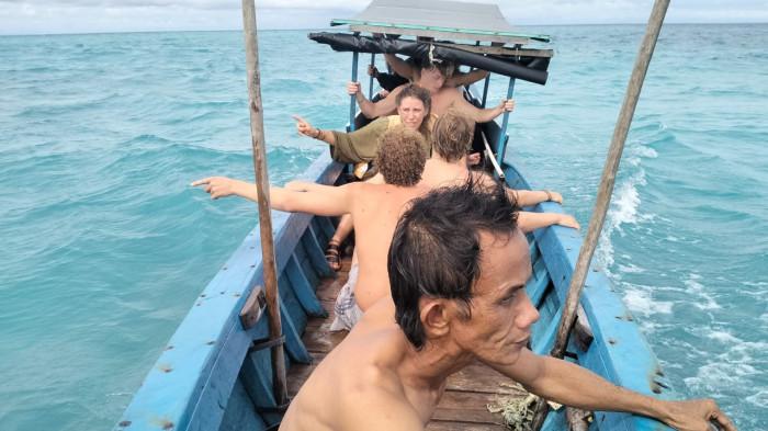 Speed Boat Pembawa Tujuh Wisatawan Belanda Karam Dihantam Ombak di Pulau Banyak