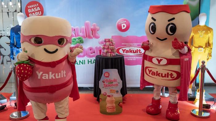 Yakult rasa Stroberi resmi diluncurkan di Indonesia