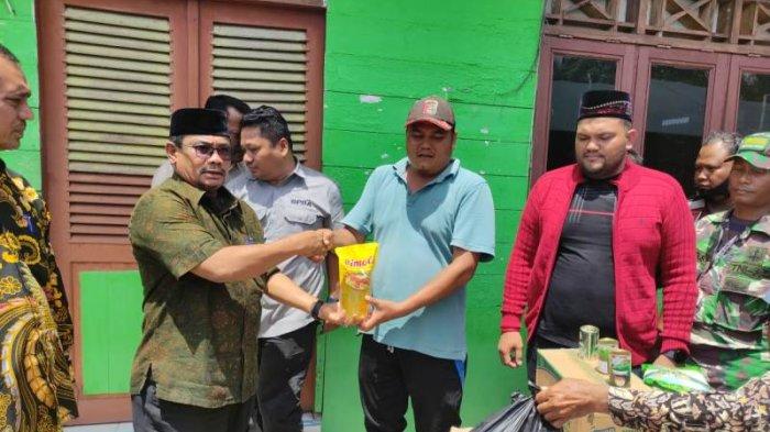 Pj Wali Kota Langsa dan Anggota DPRA Tinjau Gampong Terdampak Banjir, Sekaligus Serahkan Bantuan