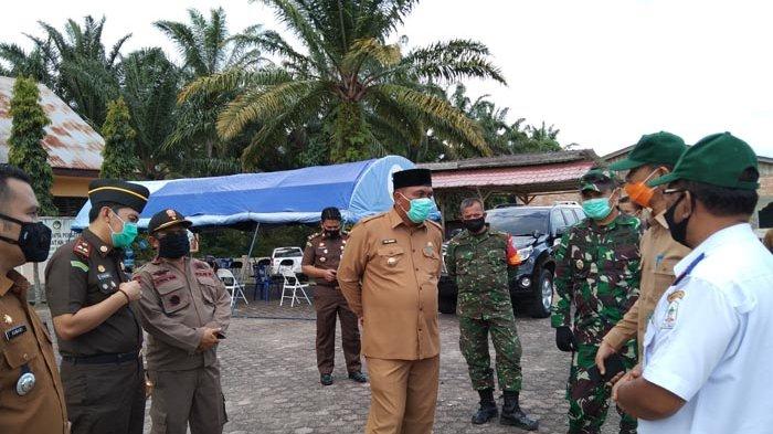 Bupati Aceh Singkil Pantau Pos Perbatasan Covid-19, Ini Pesannya
