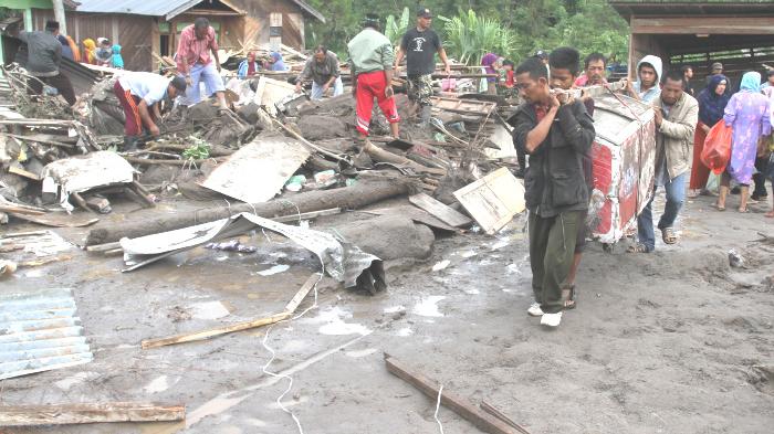 Banjir Renggut Dua Nyawa
