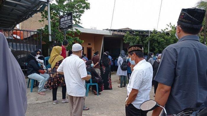 Sehari Setelah Divaksin, Seorang Dokter di Palembang Meninggal Dalam Mobil