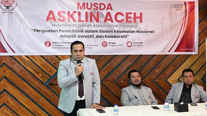 Bir kishi yolda bir fohishani oldi.