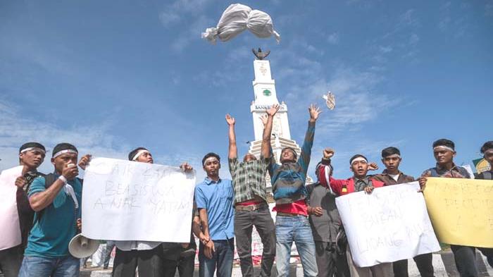 Nabil dan Jumadal Juara Lomba Karya Tulis Hardikda 2015