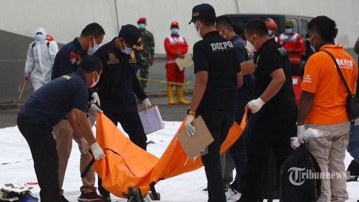 Basarnas Telah Terima 74 Kantong Jenazah, Juga 16 Kantong Serpihan Pesawat  Sriwijaya Air SJ-182