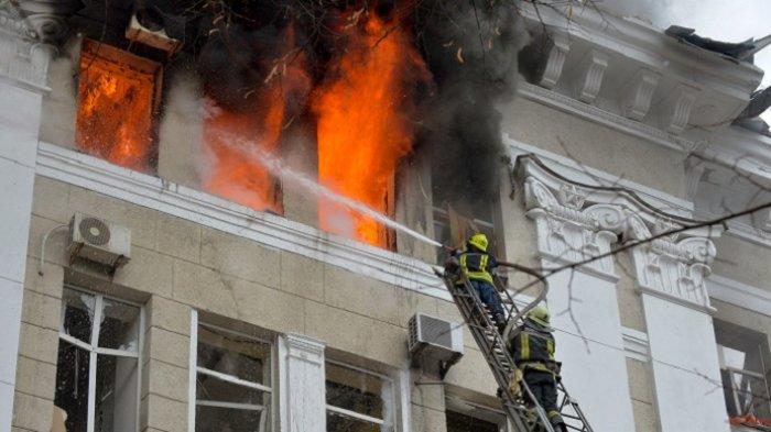 Pasukan Rusia Hancurkan Markas Intelijen Ukraina di Kharkiv, Mayat Bergelantungan di Puing Bangunan