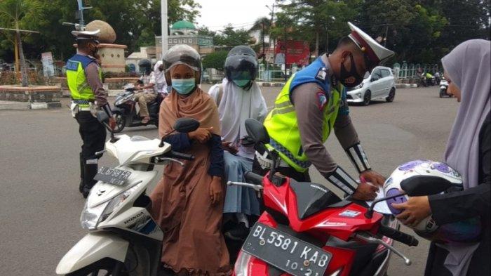 Hari Pertama Operasi Zebra, Satlantas Polres Bireuen Tilang & Tahan Kendaraan, Ini Pelanggarannya