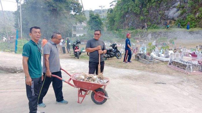 Camat Tapaktuan Kembangkan Program Jumat Bersih, Demi Keasrian Ibu Kota Aceh Selatan Itu