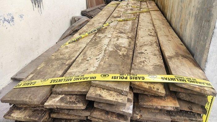 Polisi Tangkap Dua Warga yang Curi Kayu Damar di Hutan APL Bener Meriah