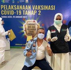 Pegawai Imigrasi Banda Aceh Jalani Vaksinasi Dosis Kedua