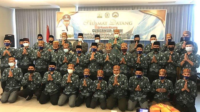 Terbang ke Padang, Gubernur Nova Semangati Kafilah Aceh yang Berlomba di MTQ Nasional